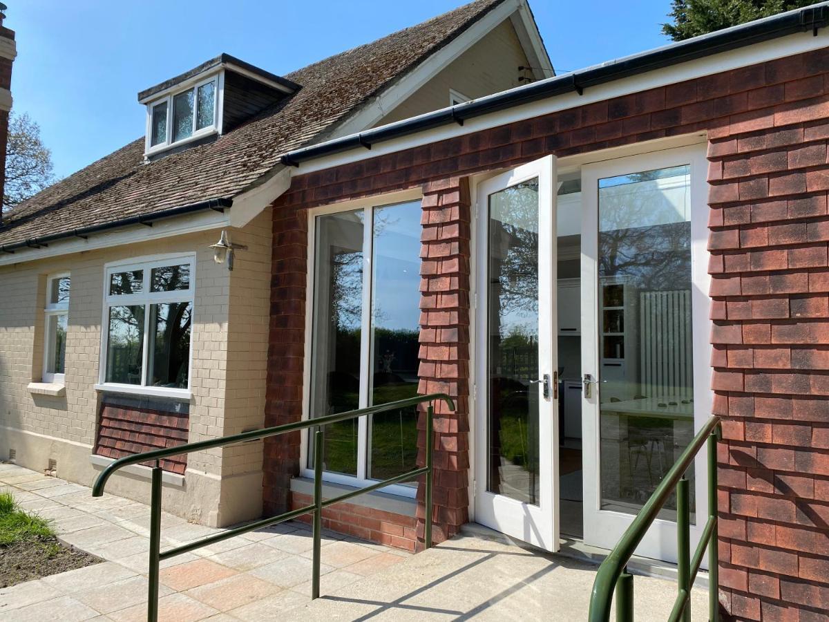 Spacious 4 Bed Family Cottage In Parkland Setting York Bagian luar foto